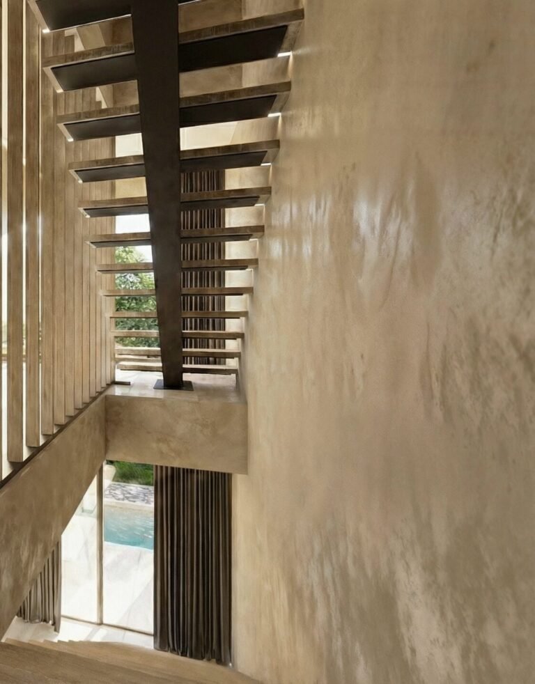 Lithos inside ladder